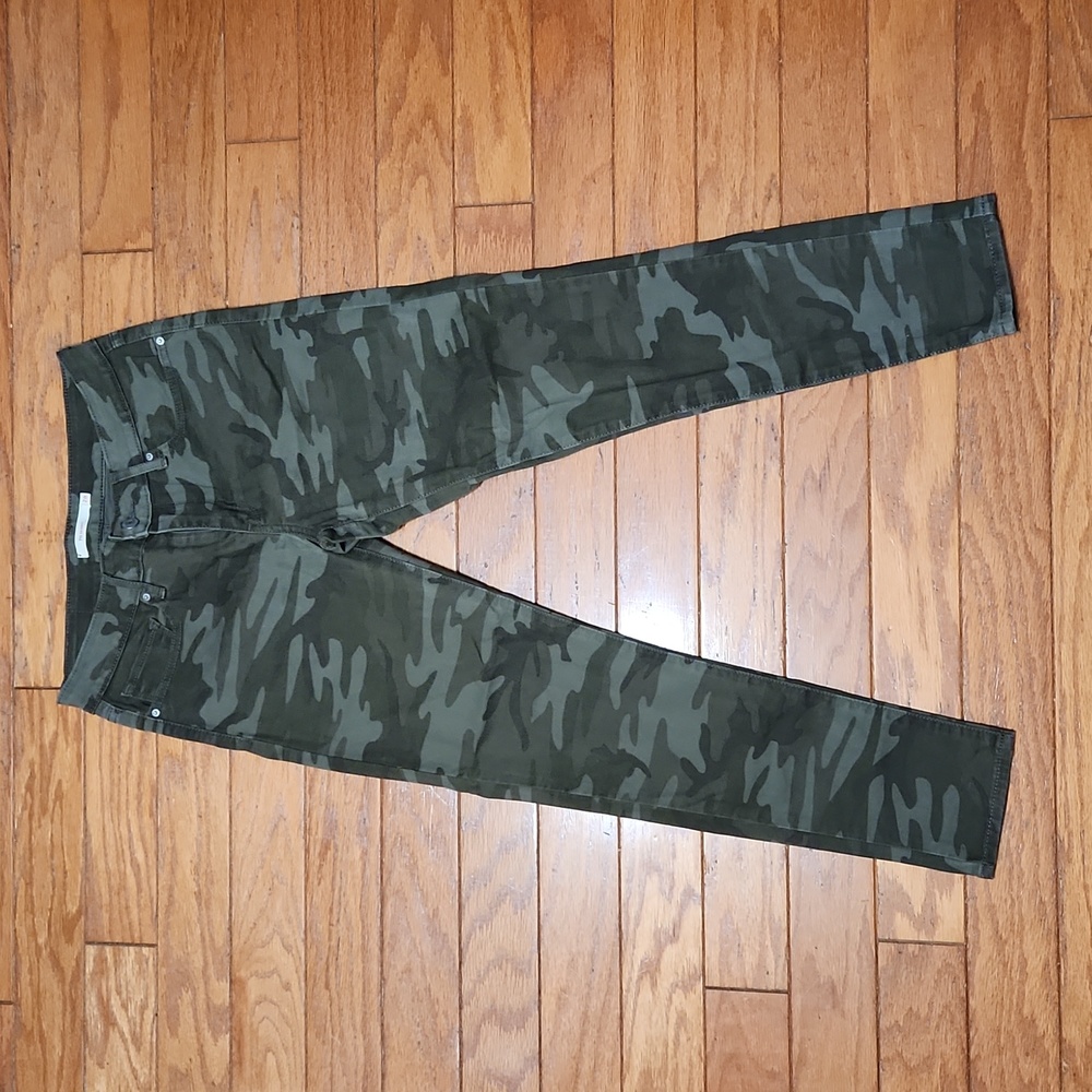 Levis 711 Skinny Camo Jeans Size 28